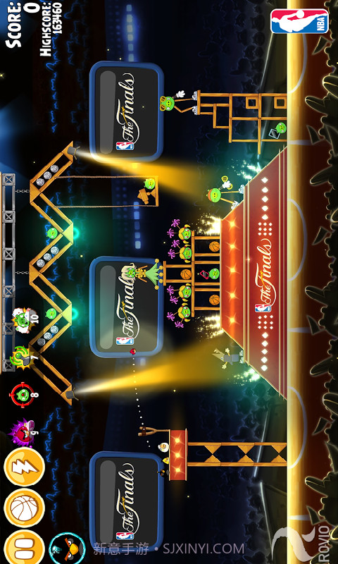 愤怒的小鸟季节版截图1