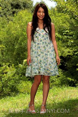 吹裙子美女截图2